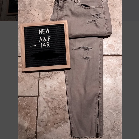 NEW ABERCROMBIE & FITCH skinny jeans - Picture 2 of 2